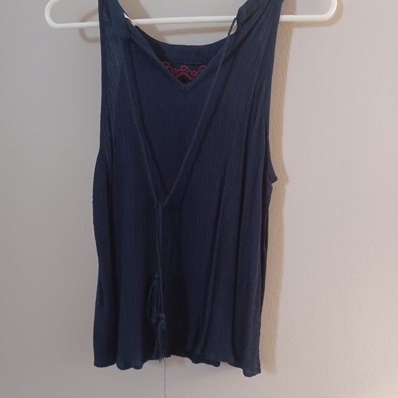 Halter top - Picture 3 of 3